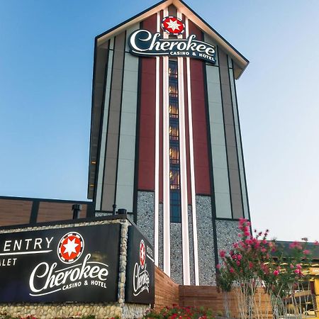 Cherokee Casino Hotel Roland Exterior foto