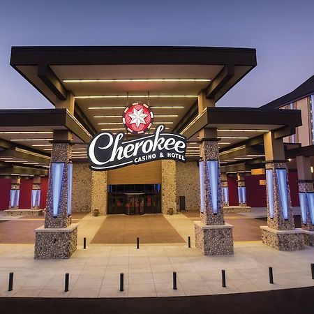 Cherokee Casino Hotel Roland Exterior foto